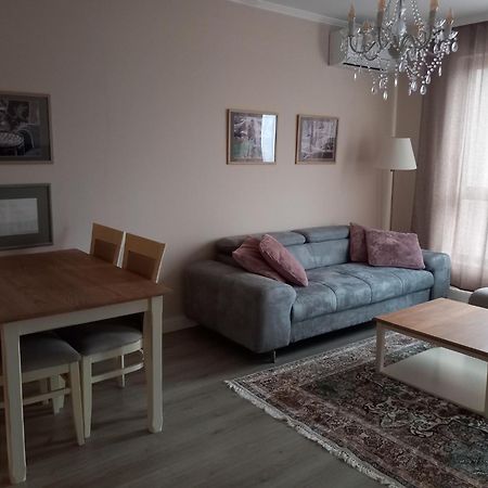 Private Apartments In White Rock Castle Balchik Exterior photo