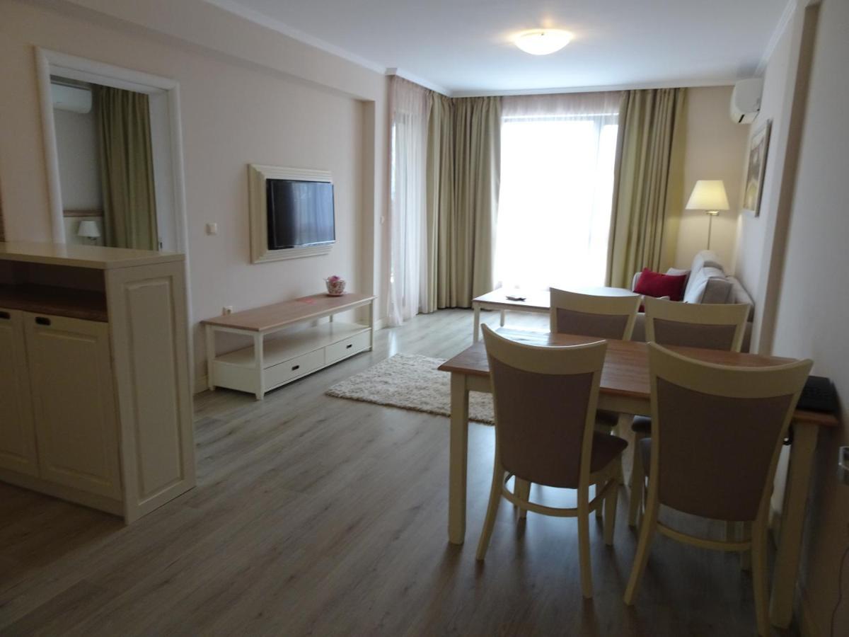 Private Apartments In White Rock Castle Balchik Exterior photo