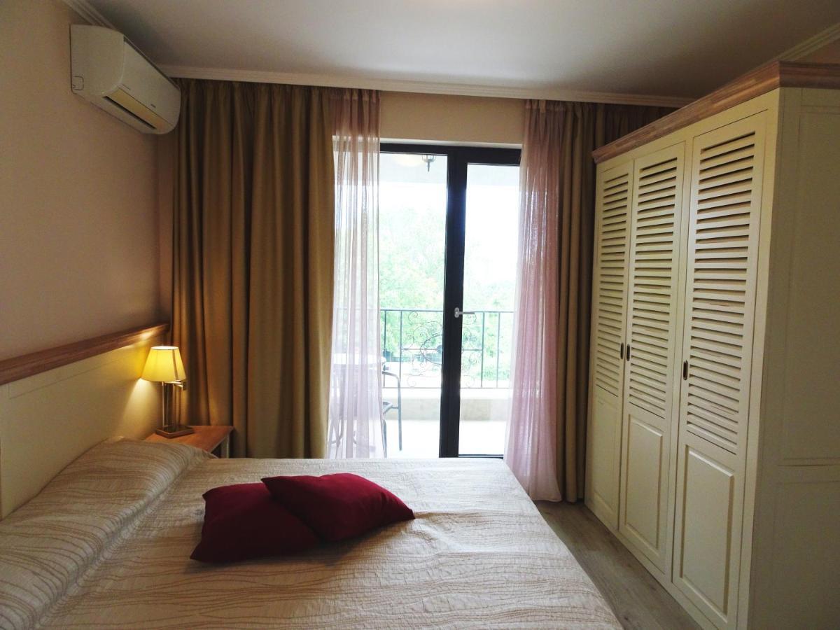 Private Apartments In White Rock Castle Balchik Exterior photo