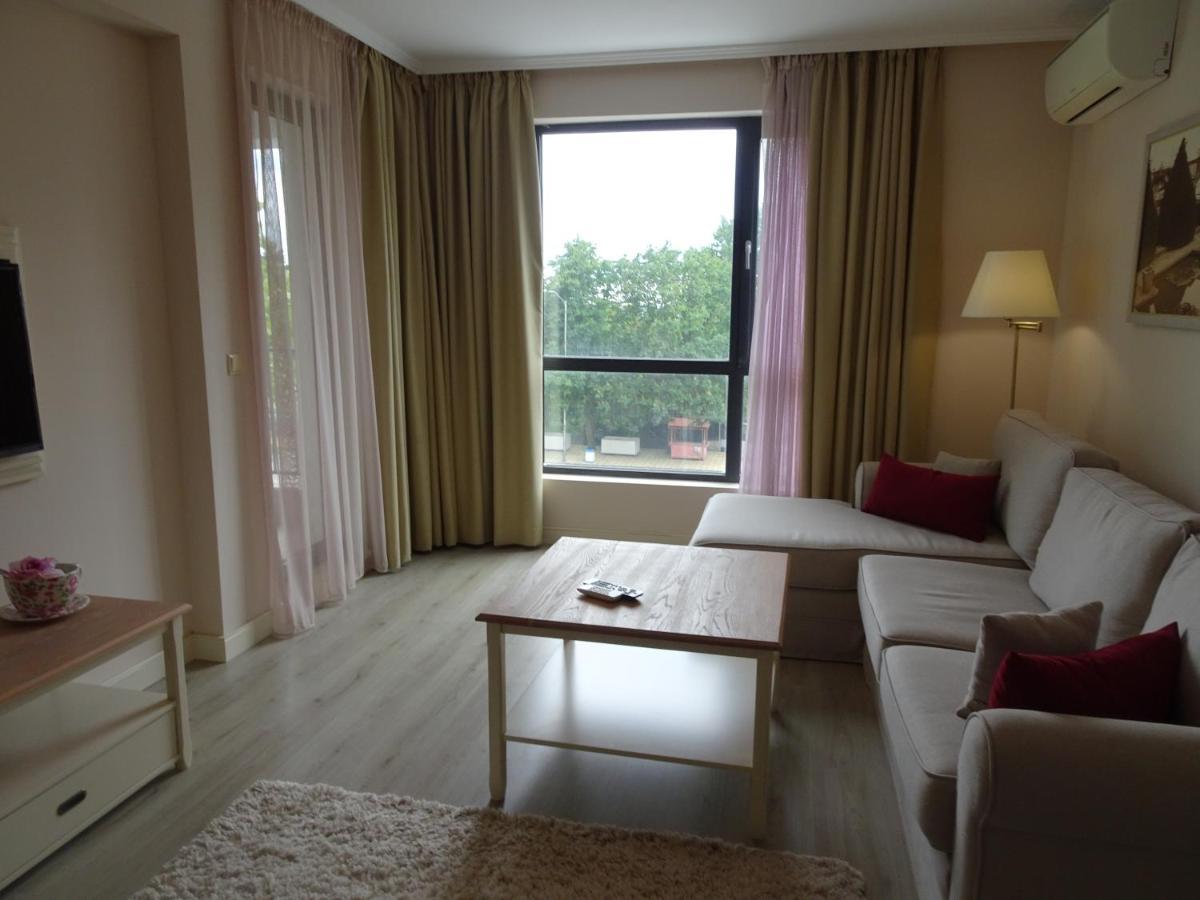 Private Apartments In White Rock Castle Balchik Exterior photo