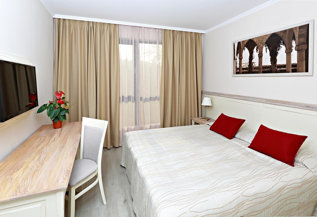 Private Apartments In White Rock Castle Balchik Room photo