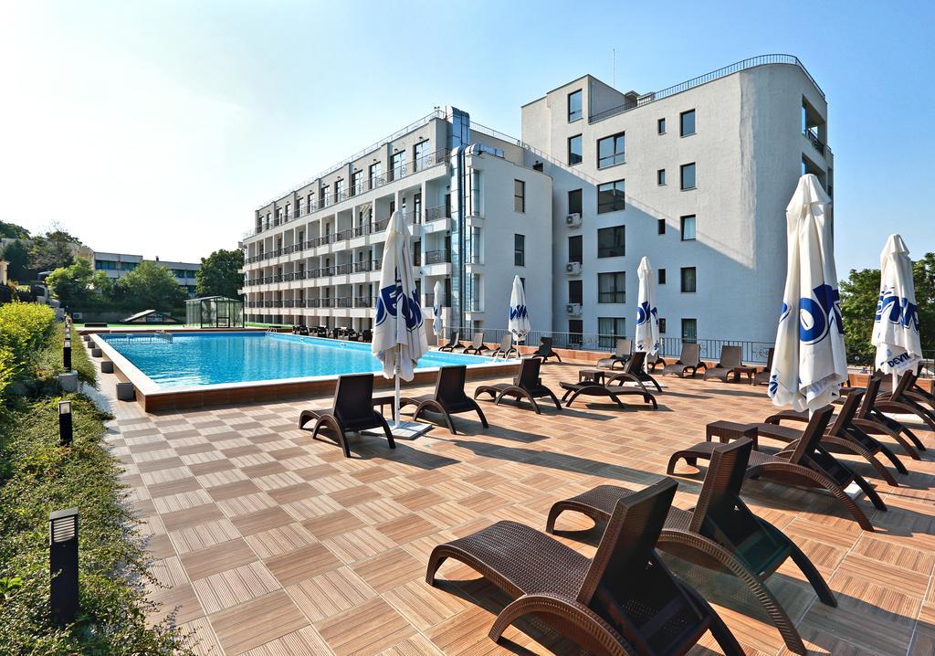 Private Apartments In White Rock Castle Balchik Exterior photo